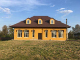 Продается трехэтажное здание в 62 км от Москвы